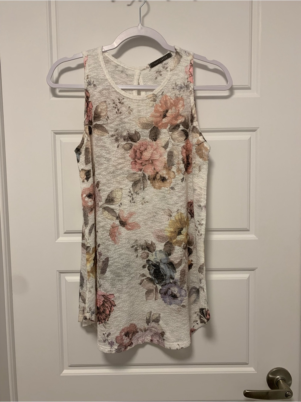 Suzy Shier Floral Cream Sleeveless Camisole